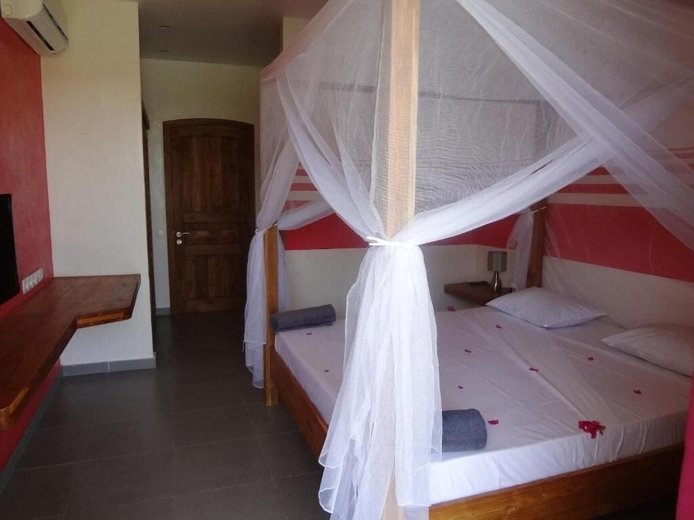 Hotel Keparanga Saly Exterior foto